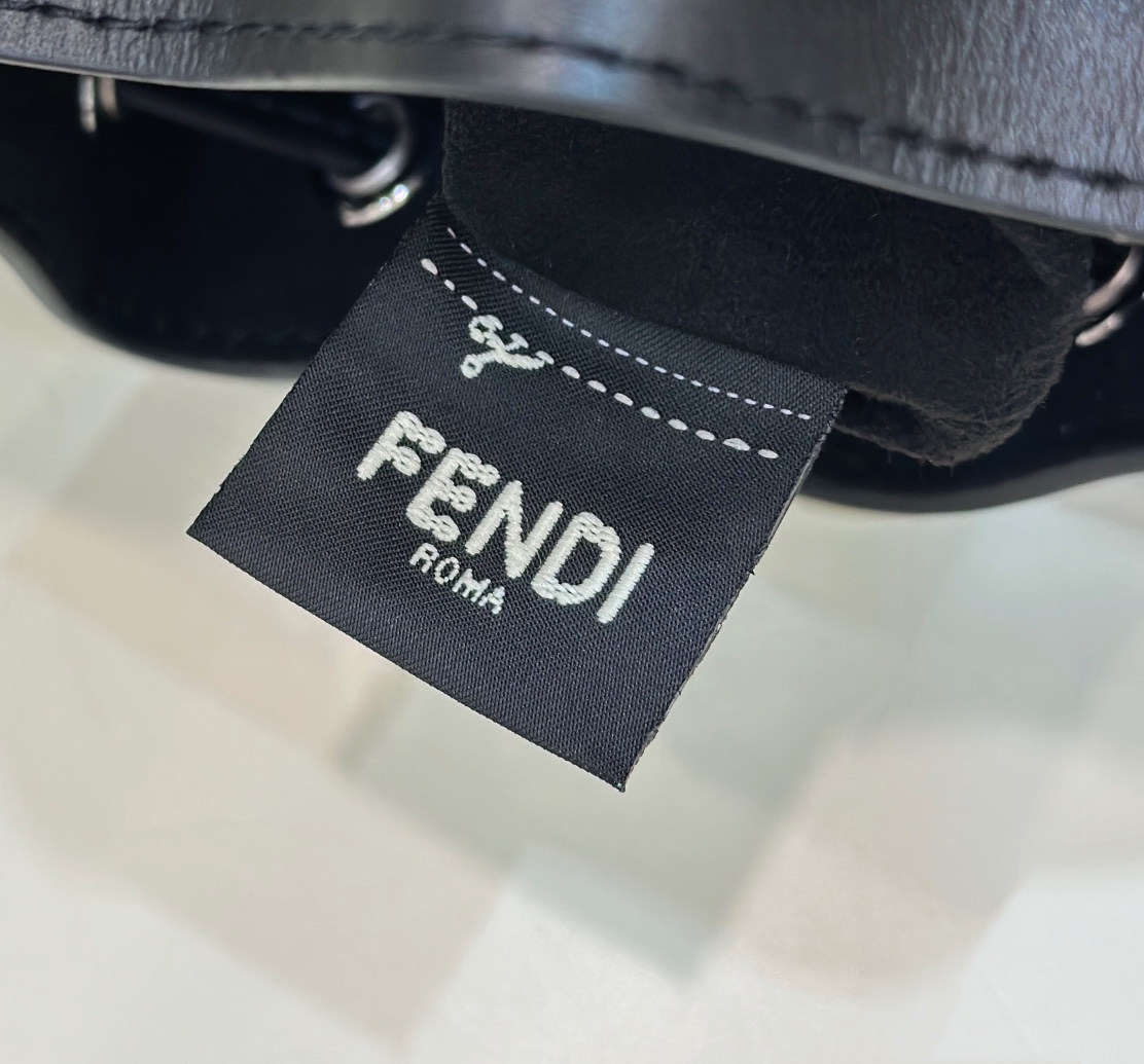 Fendi Mini Mon Tresor Leather Shoulder Bag Black